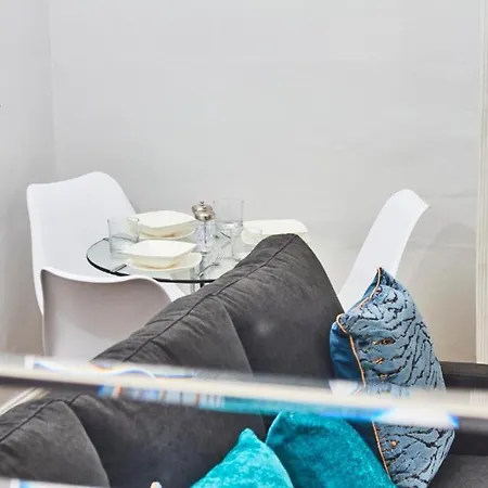 5 Minutes From Leeds City Centre - Parking *