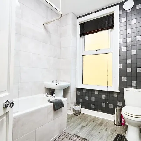 5 Minutes From Leeds City Centre - Parking * Leeds (West Yorkshire)