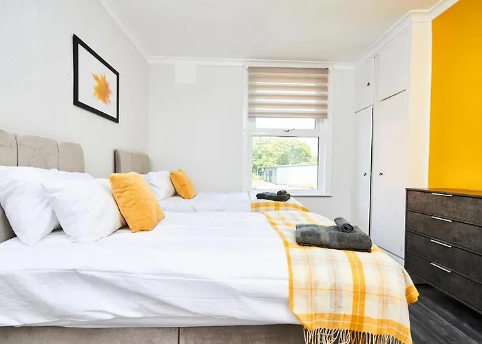 5 Minutes From Leeds City Centre - Parking *