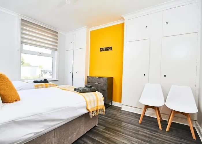 5 Minutes From Leeds City Centre - Parking *